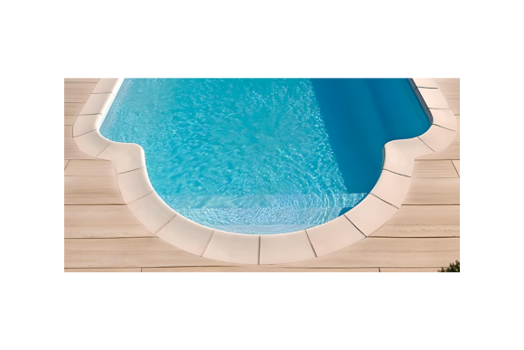 Piscine Coque Polyester Sainte-Anne : Une piscine qui marie espace optimisé et élégance intemporelle. - MCR Piscines et Spas - Gard