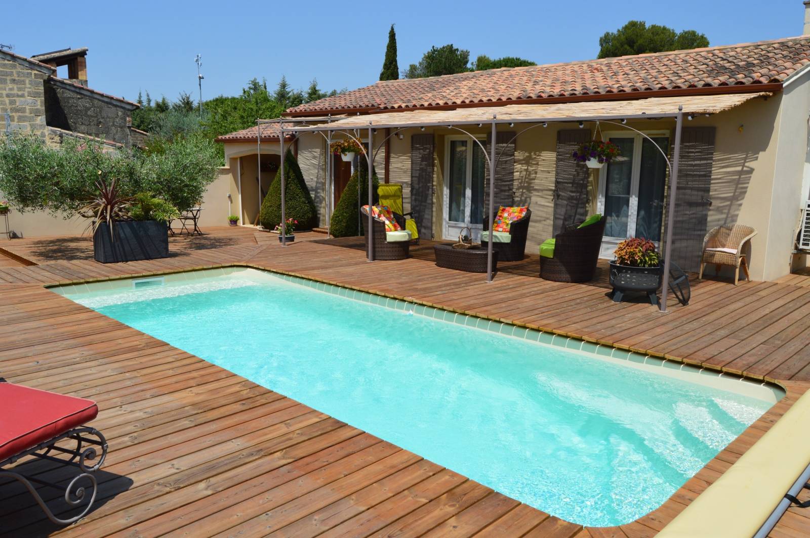 Piscine Pluton : élégance et performance pour un espace aquatique unique - Mcr Piscines et Spas, Caissargues