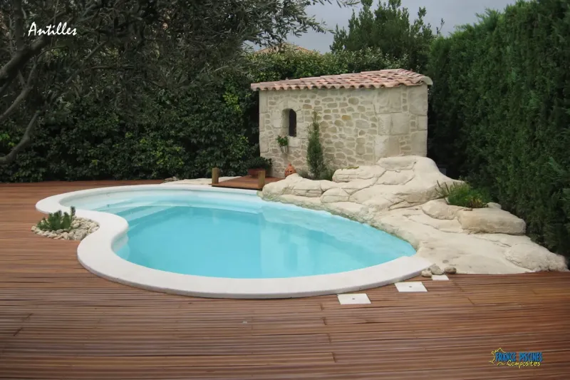 Antilles : piscine élégante et durable pour un espace extérieur raffiné - Mcr Piscines et Spas, Vestric et Candiac