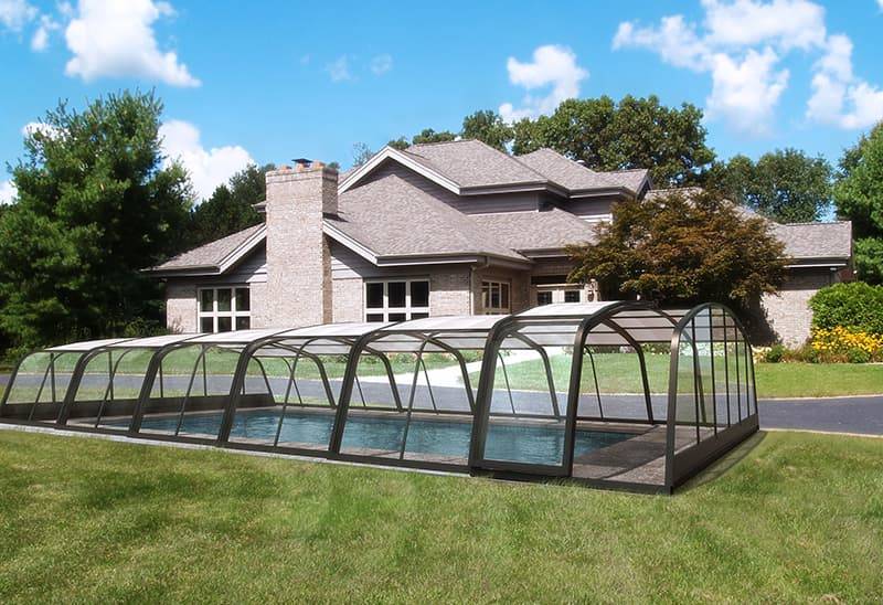 Abris piscine mi haut télescopique : protection et flexibilité - Mcr piscines et spas Gard