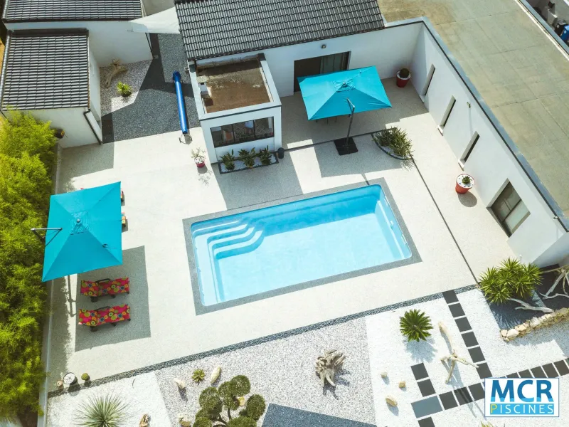 rectangulaire Bermudes en polyester avec fond plat, MCR Piscines, Gard et Hérault