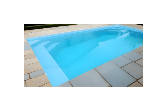 Piscine Coque Polyester Esparbe : Un modèle spacieux avec banquette et double escalier sur la longueur, combinant confort et élégance pour des moments de détente parfaits.