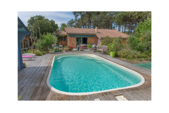 Piscine coque polyester modèle Honolulu à Lunel – Confort et élégance avec pente composée intégrée