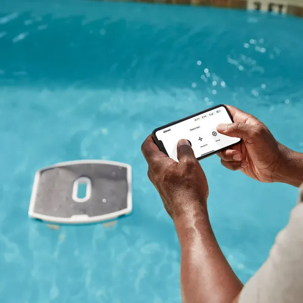 Robot piscine solaire autonome et écoresponsable