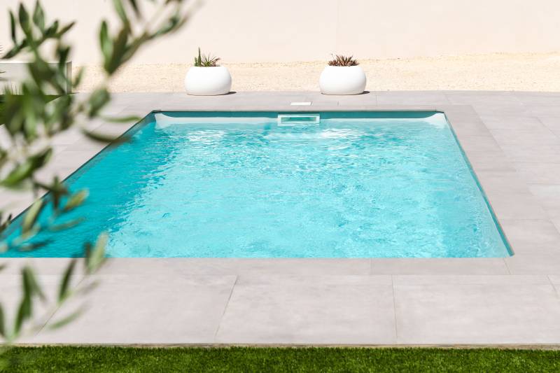 Manua : une piscine esthétique et pratique pour sublimer votre espace extérieur - Mcr Piscines et Spas, Gard