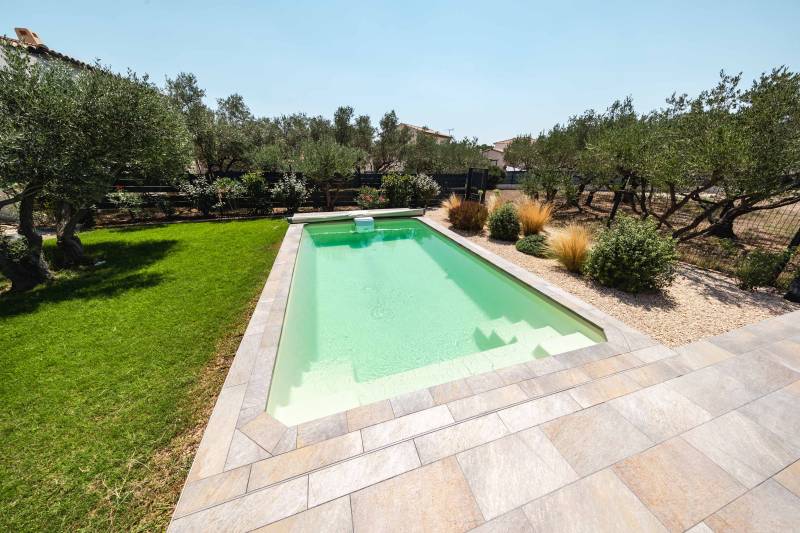 Piscine Axeo 570 BF : design moderne et performance pour votre jardin - Mcr Piscines et Spas, Caissargues