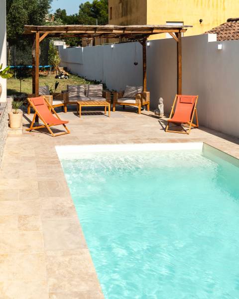 Makena : une piscine durable et esthétique pour profiter pleinement de votre jardin - Mcr Piscines et Spas, Gard