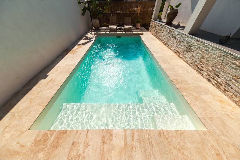 Piscine Makena : élégance et performance au service de vos moments de détente - Mcr Piscines et Spas, Nîmes