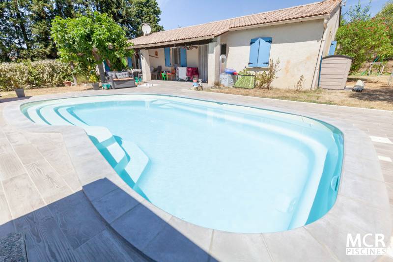 Piscine Uvéa : qualité et design moderne pour votre espace extérieur - Mcr Piscines et Spas, Vergèze