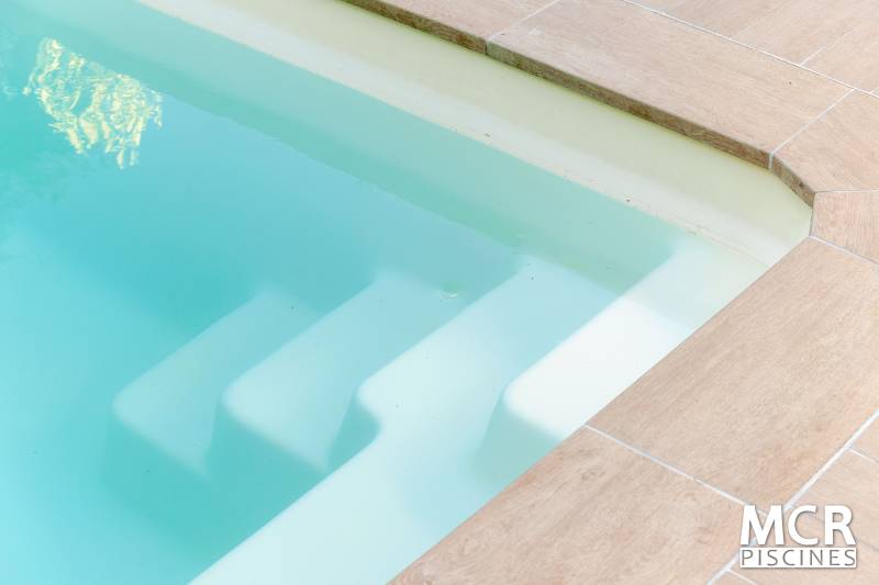 Installation d’une piscine coque polyester BAHAMAS à Beauvoisin dans le Gard