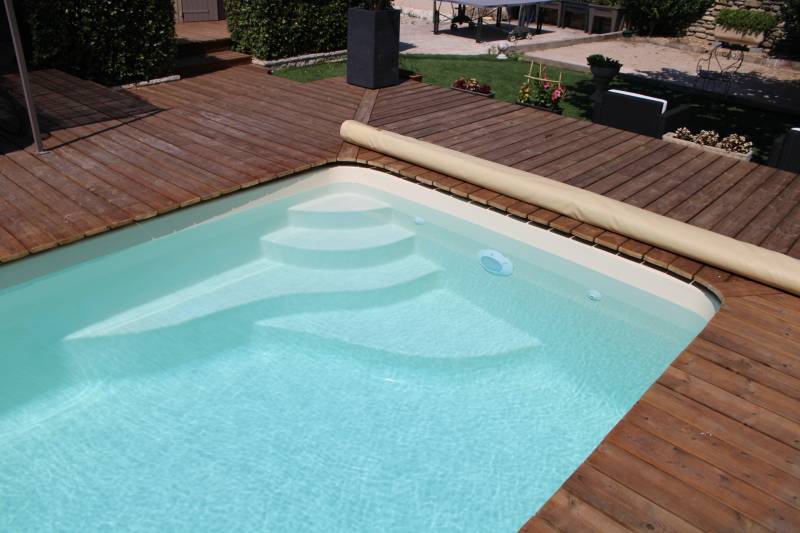 Pluton : piscine moderne et durable pour des moments de détente - Mcr Piscines et Spas, Vestric et Candiac