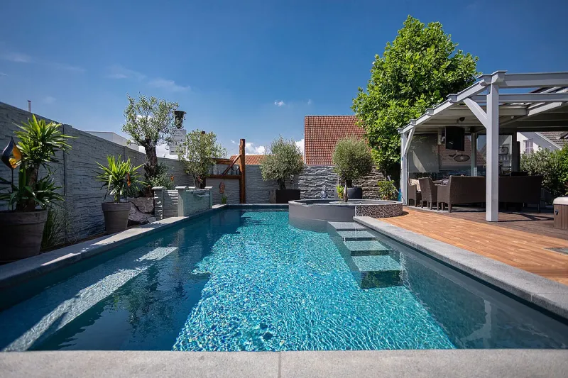 Pourquoi choisir une piscine en PVC armé pour votre piscine ? - Mcr Piscines et Spas Gard