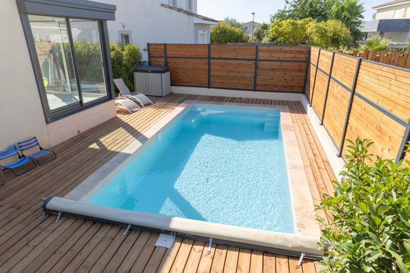 Maui : une piscine élégante et durable pour transformer votre espace extérieur - Mcr Piscines et Spas, Vestric et Candiac